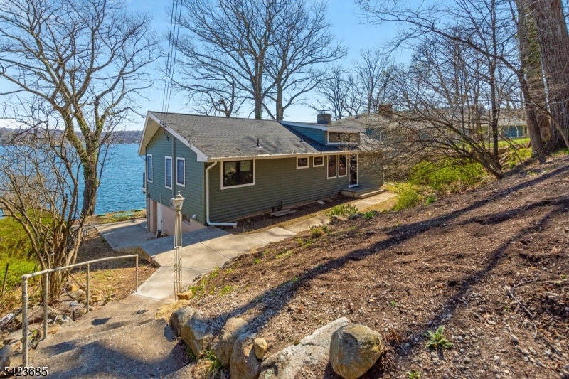 Lake Hopatcong Lake Front - Residential