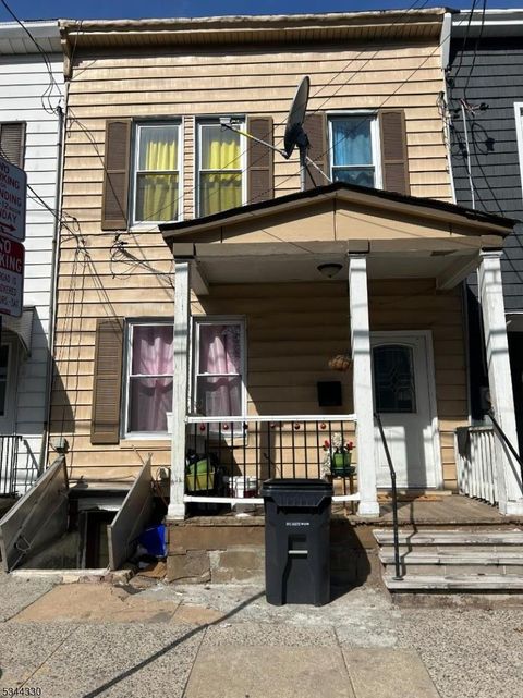39 half Sunset Ave, Newark City, NJ 07106 - #: 3951083