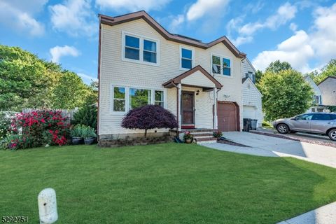 21 Oak Knoll Dr, Matawan Boro, NJ 07747 - #: 3906482