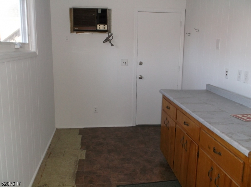 Lakeview - Commercial Sale