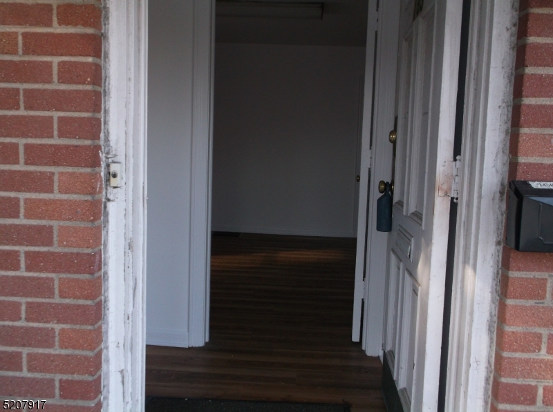 Lakeview - Commercial Sale