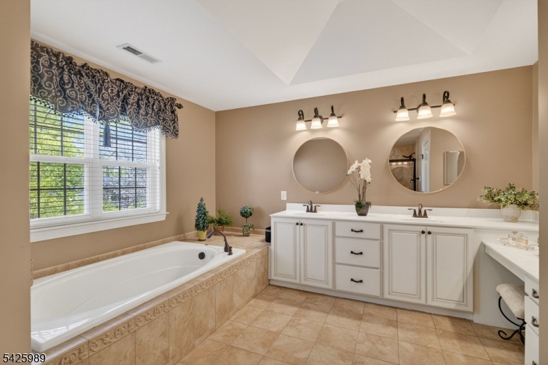 Lamberts Hill - Residential