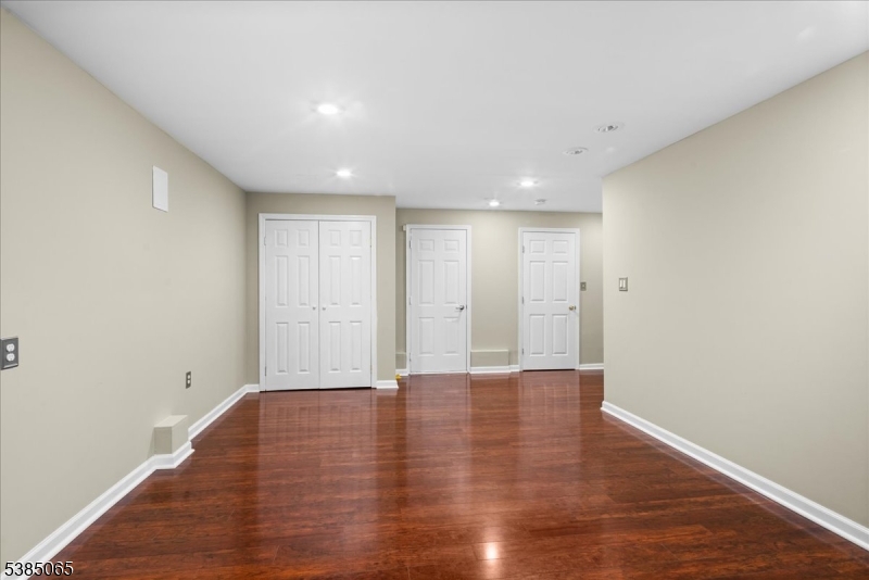 Montgomery Hills - Residential