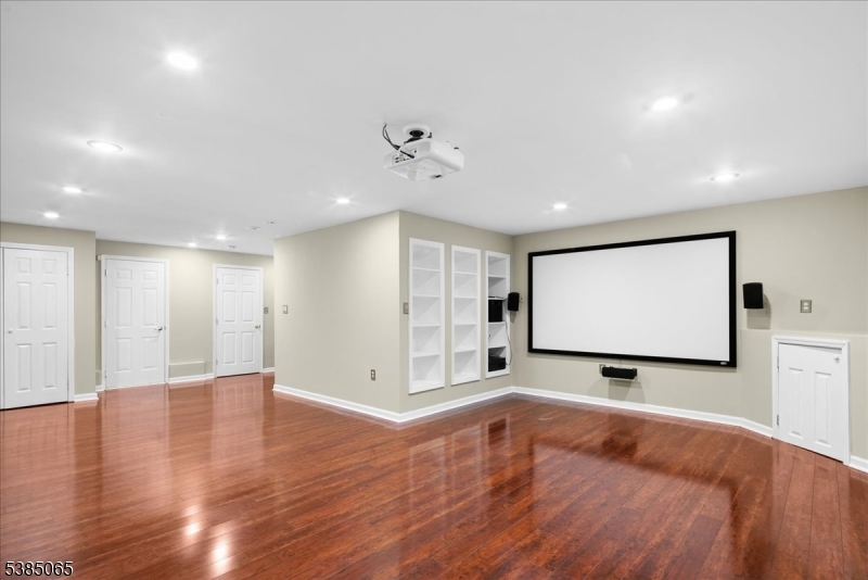 Montgomery Hills - Residential