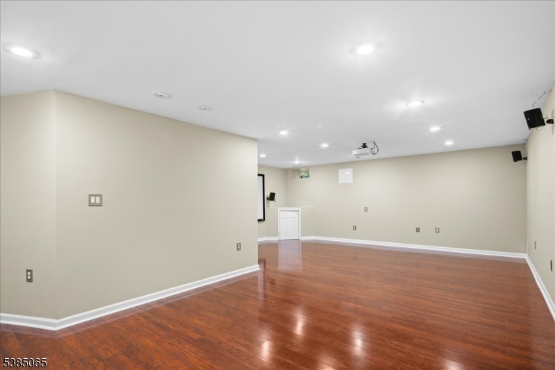 Montgomery Hills - Residential