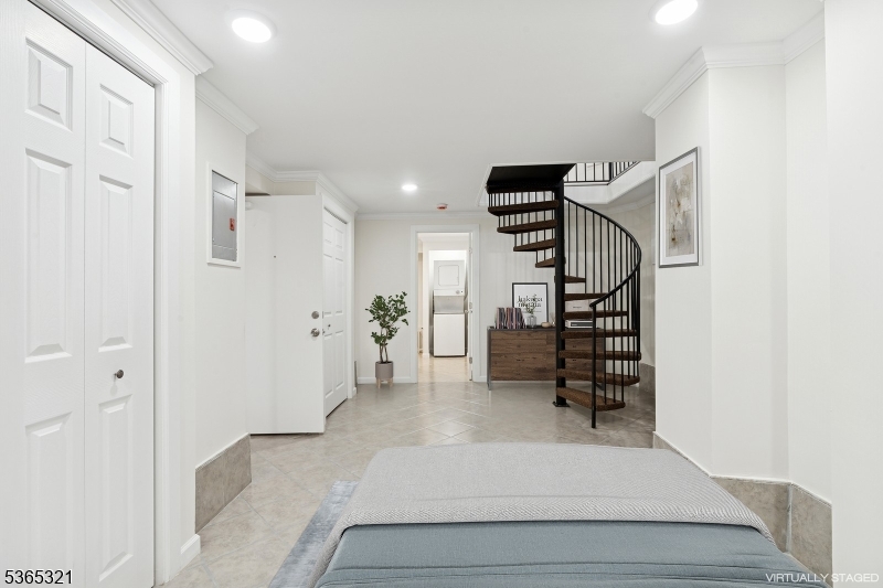 Jersey City, New Jersey 07304, United States, 1 Bedroom Bedrooms, ,2 BathroomsBathrooms,Residential,Active,154640