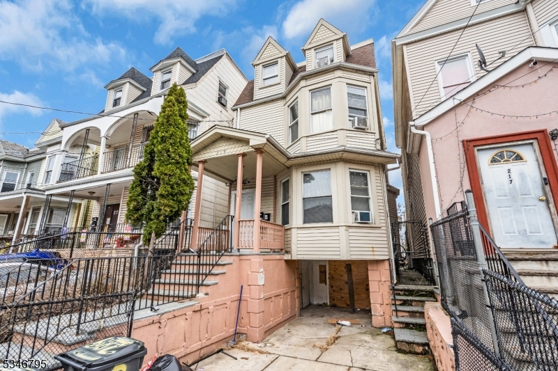 219 N 6Th St