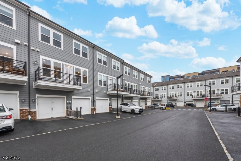 Townhomes At Vermella - Residential