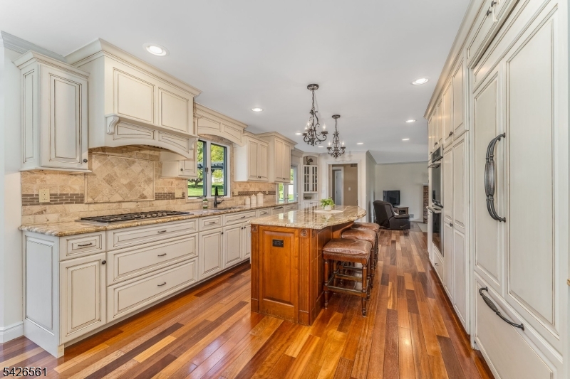 CRYSTLE WOODS ESTATE - Residential