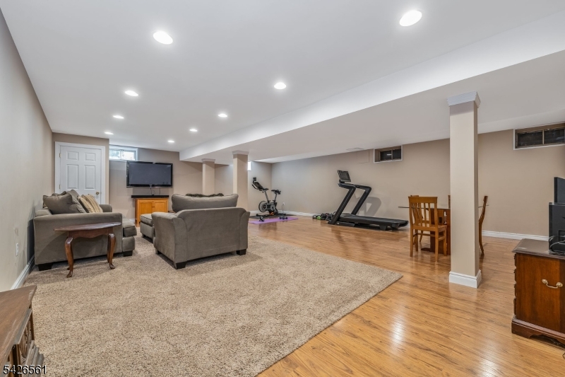 CRYSTLE WOODS ESTATE - Residential