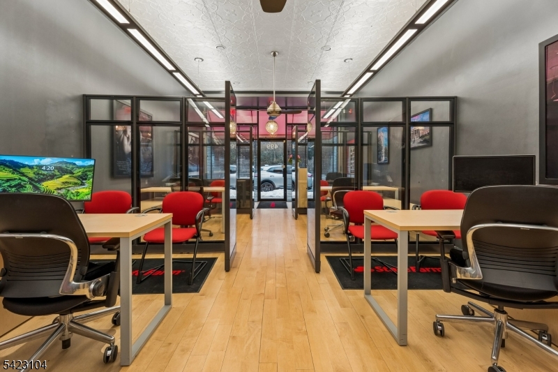 Valley St - Commercial Sale