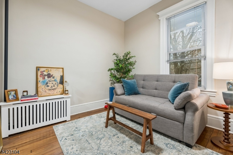 Valley St - Commercial Sale