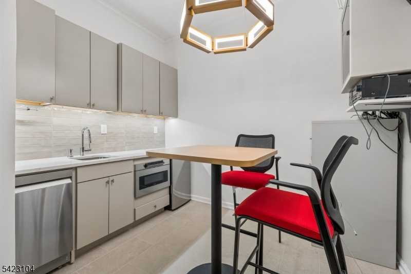 Valley St - Commercial Sale