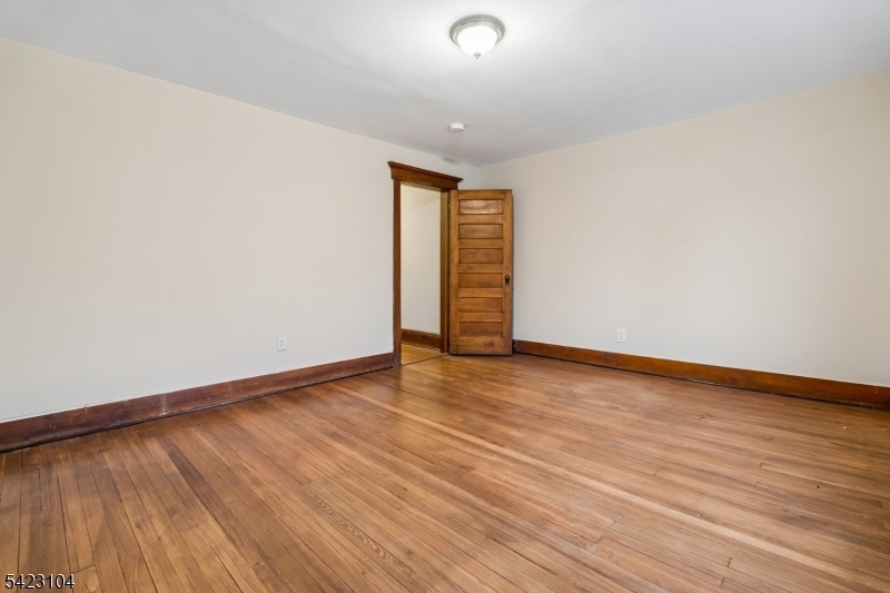 Valley St - Commercial Sale