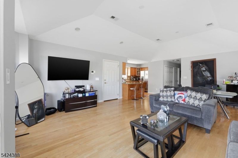 Elmora - Residential Income