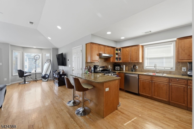 Elmora - Residential Income