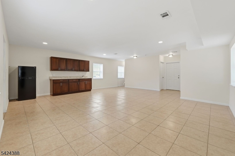 Elmora - Residential Income