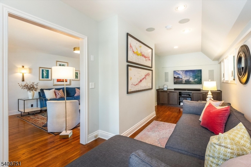 WAYLAND - Residential