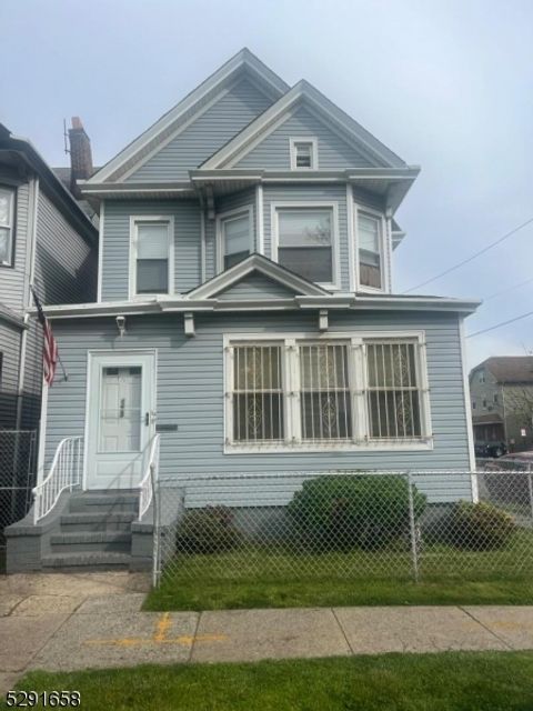 153 2Nd St, Elizabeth City, NJ 07206 - #: 3905290