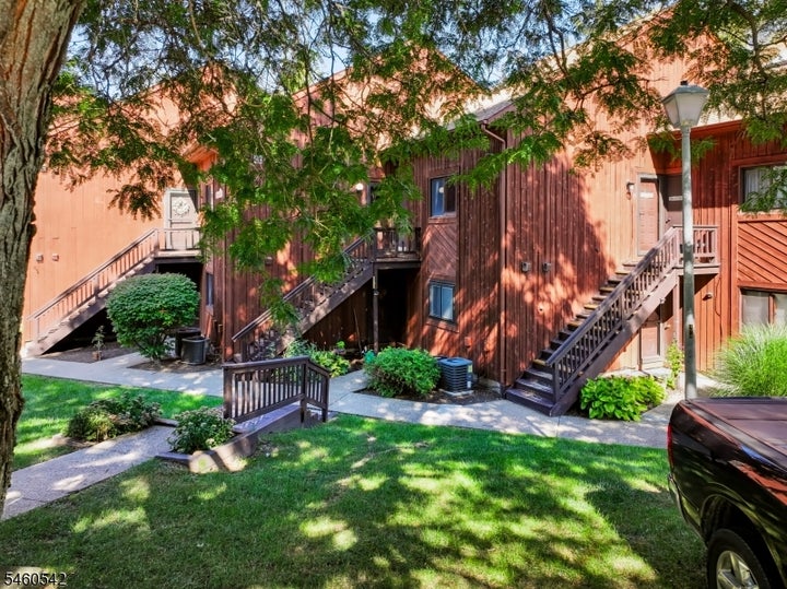 Photo 1 of 28 — 5 Brandywine Ct 6, Vernon Twp., NJ 07462