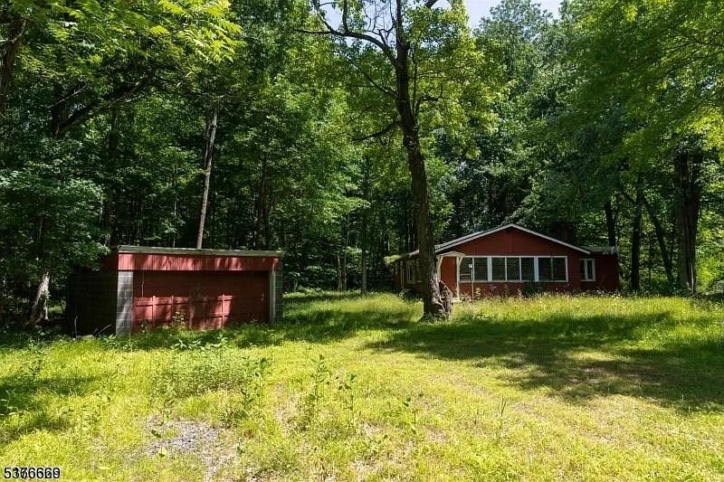 Free Acres - Residential