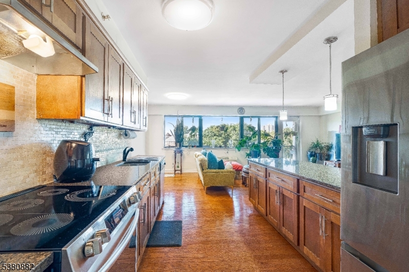 East Orange City, New Jersey 07017, United States, 1 Bedroom Bedrooms, ,1 BathroomBathrooms,Residential,Active,207708