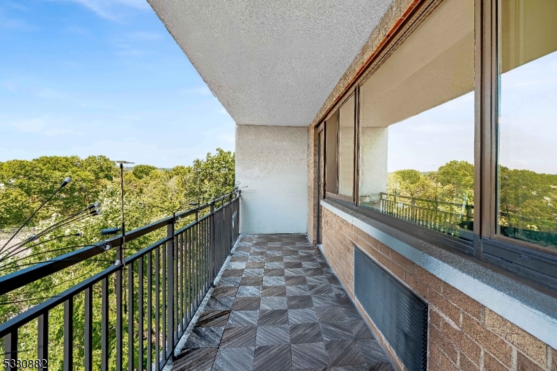 East Orange City, New Jersey 07017, United States, 1 Bedroom Bedrooms, ,1 BathroomBathrooms,Residential,Active,207708