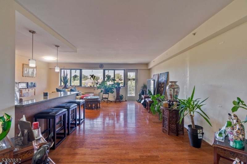 East Orange City, New Jersey 07017, United States, 1 Bedroom Bedrooms, ,1 BathroomBathrooms,Residential,Active,207708