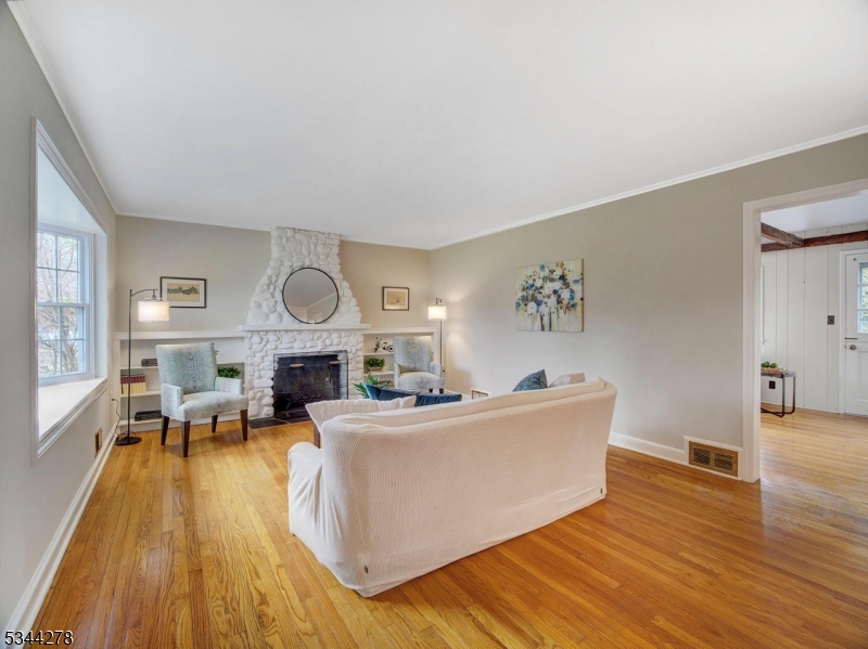 14 Magnolia Dr