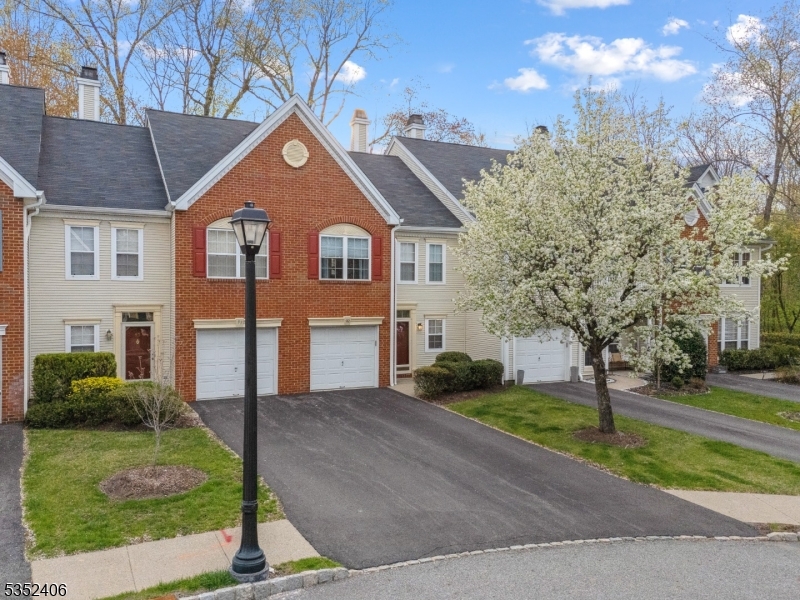 92 Heritage Ct