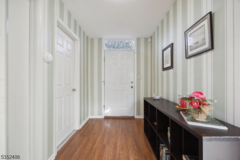92 Heritage Ct