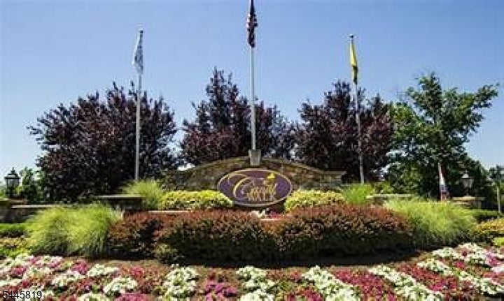 Photo 1 of 29 — 6 Delaware Crossing, Franklin Twp., NJ 08873