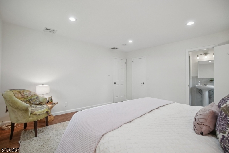 Country Club/Poet's - Residential