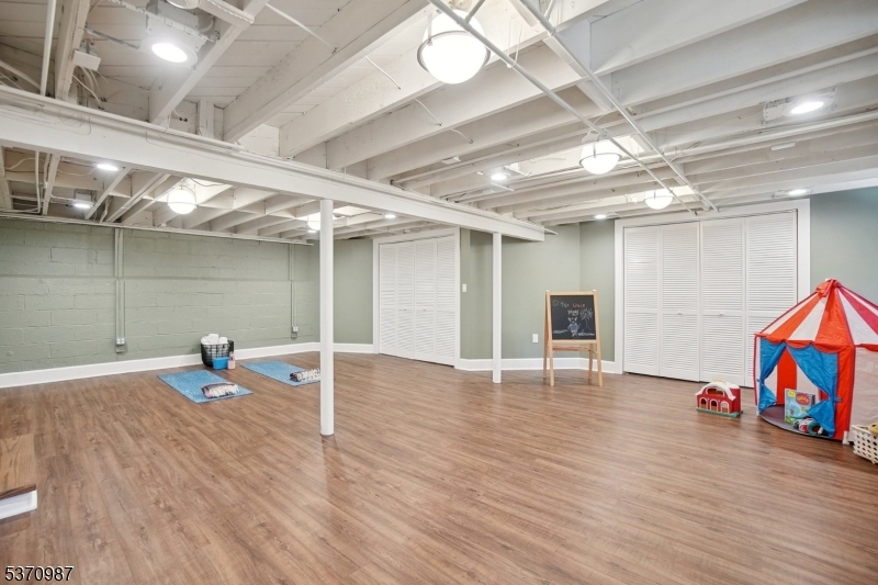 Country Club/Poet's - Residential