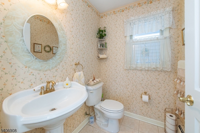 Cupsaw Lake - Residential