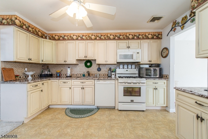 Cupsaw Lake - Residential