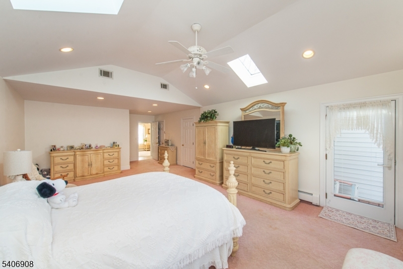 Cupsaw Lake - Residential