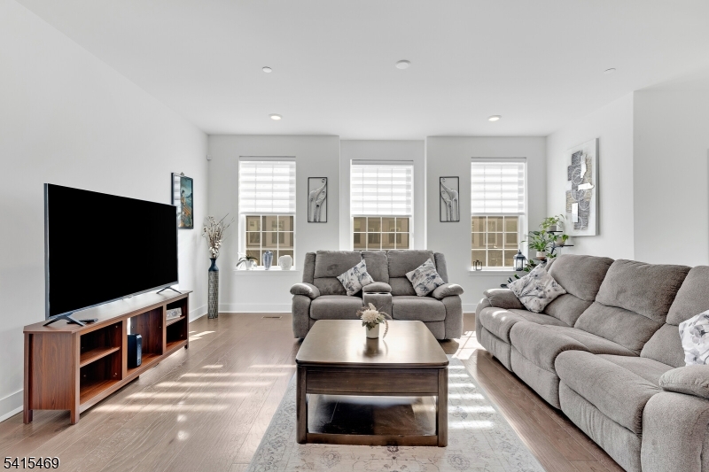 COLLECTION at MORRIS PLAINS - Residential