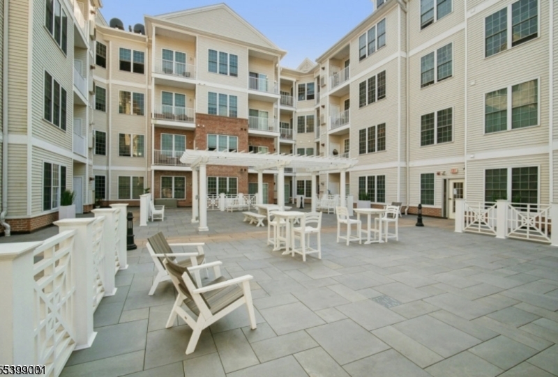 The Grande at Riverdale - Residential