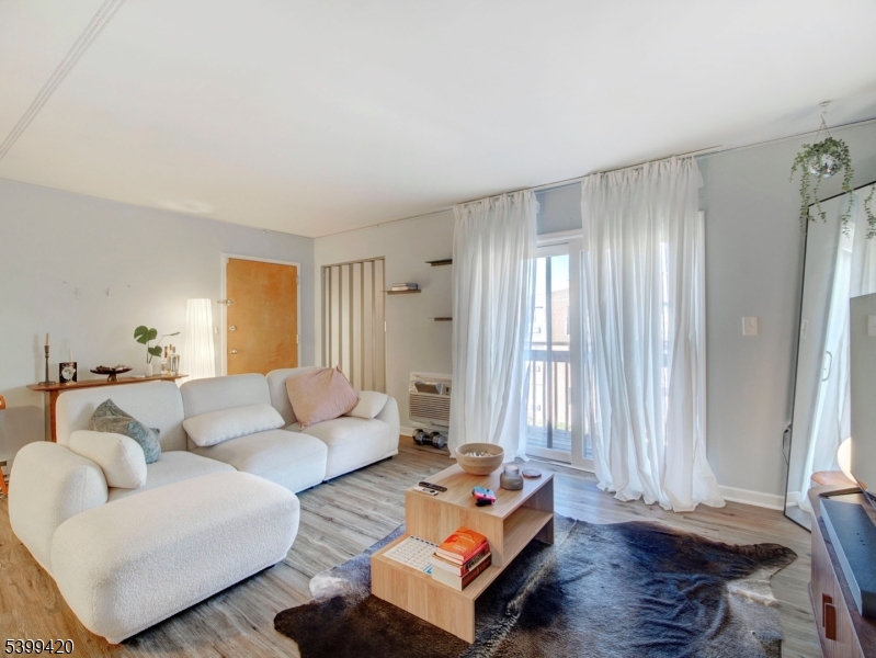 RIVERMILL WEST - Residential