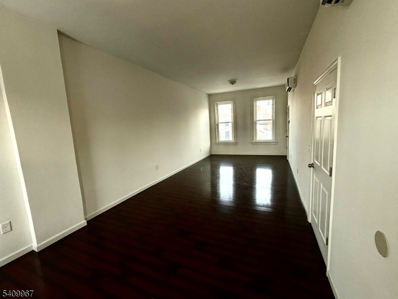 IN TOWN - Commercial Sale