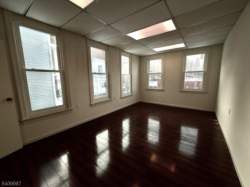 IN TOWN - Commercial Sale