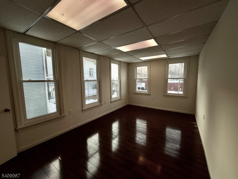 IN TOWN - Commercial Sale