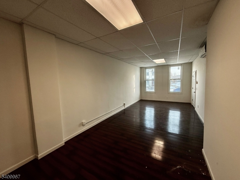 IN TOWN - Commercial Sale