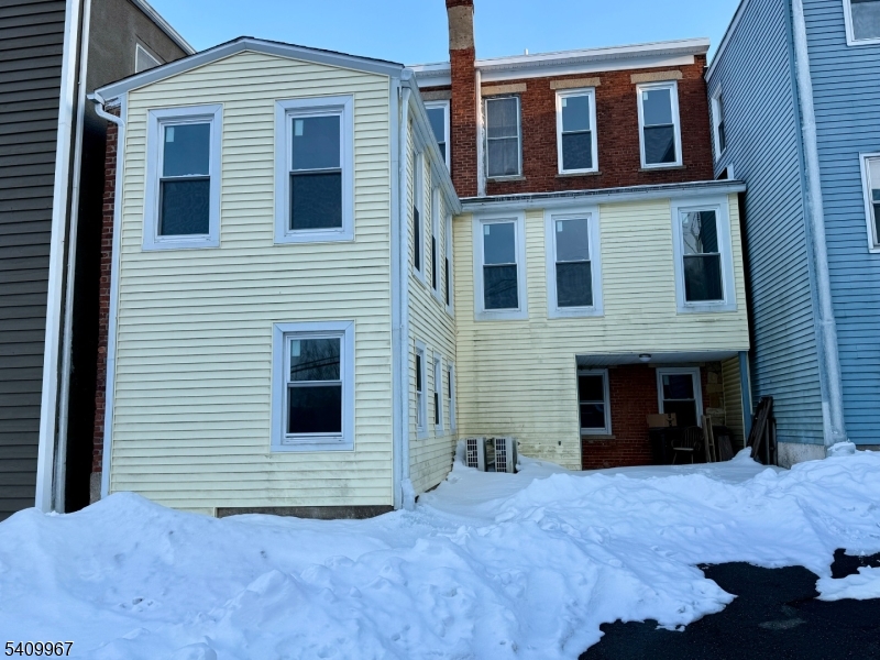 IN TOWN - Commercial Sale