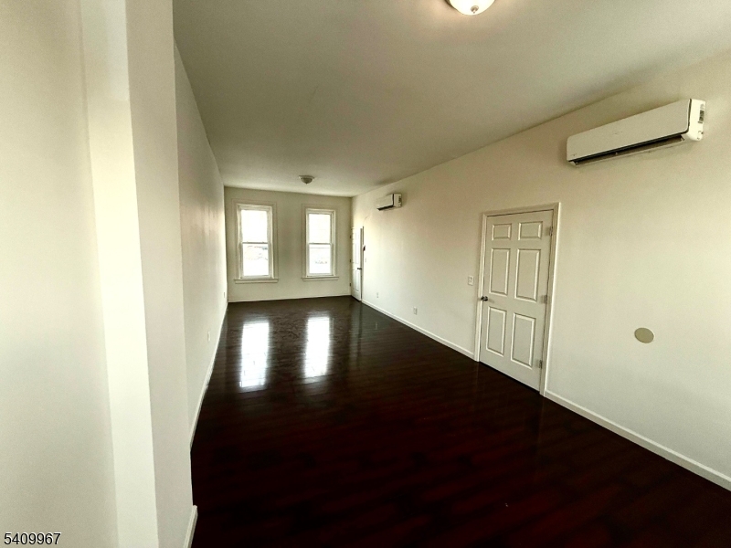 IN TOWN - Commercial Sale