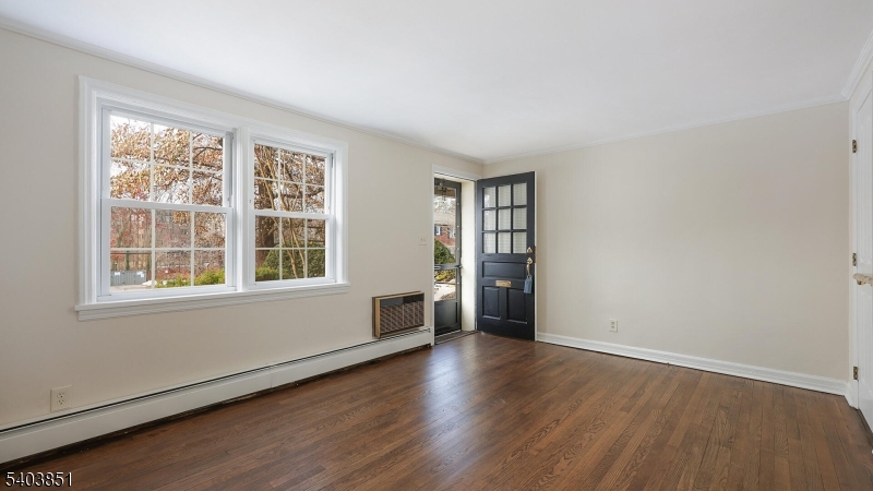 Kahlcrest Condominiums - Residential