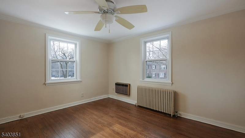 Kahlcrest Condominiums - Residential