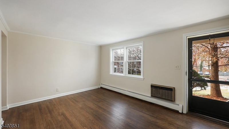 Kahlcrest Condominiums - Residential