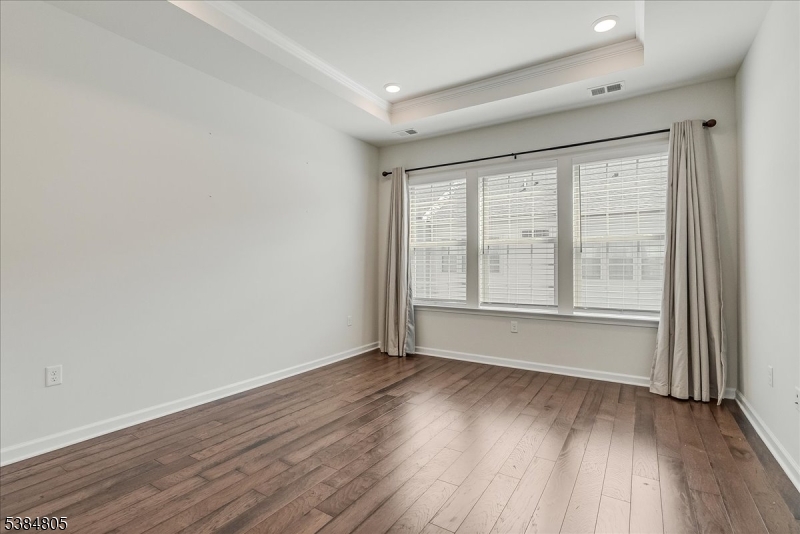 Livingston Square - Residential Lease